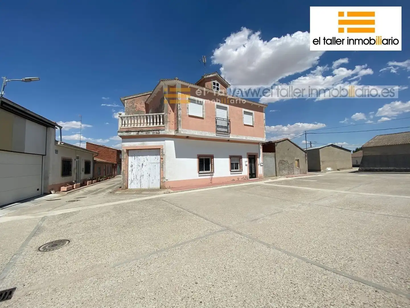 Vista exterior de Casa o chalet en venta en Pedrosillo de Alba con Terraza