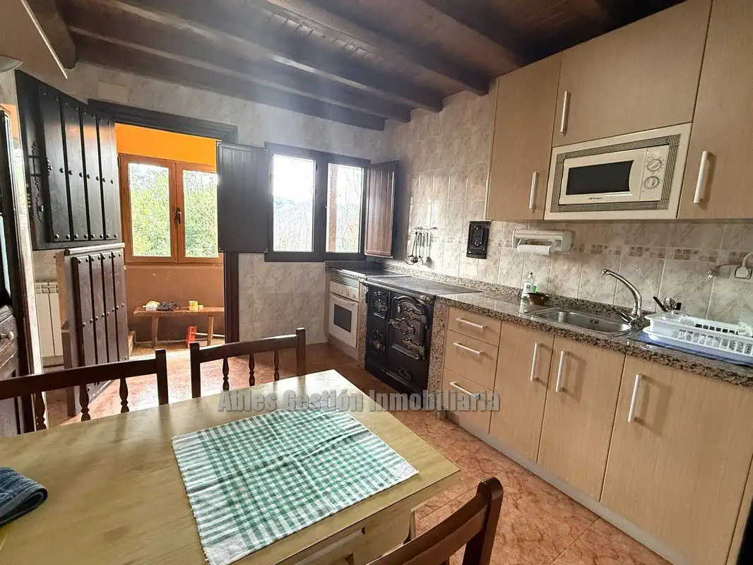 Küche von Haus oder Chalet zum Verkauf in Quirós mit Heizung und Abstellraum