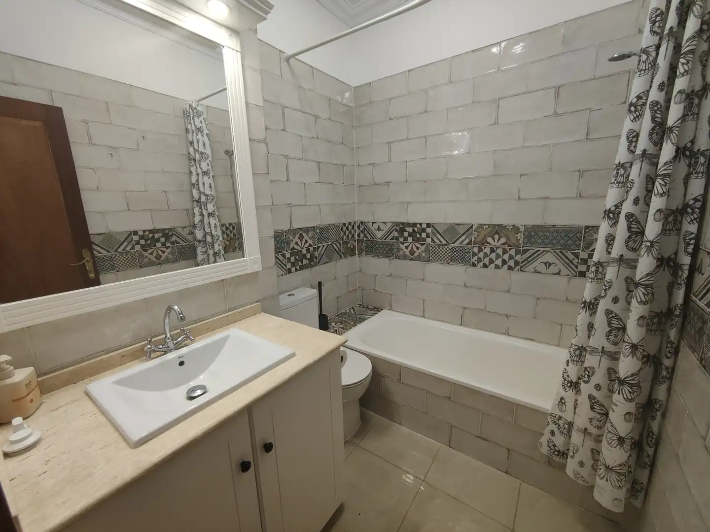 Bathroom of Flat for sale in San Cristóbal de la Laguna  with Storage room and Oven