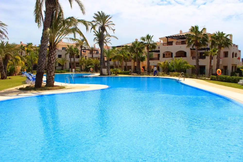 Piscina de Apartament en venda en Marbella amb Aire condicionat, Calefacció i Terrassa