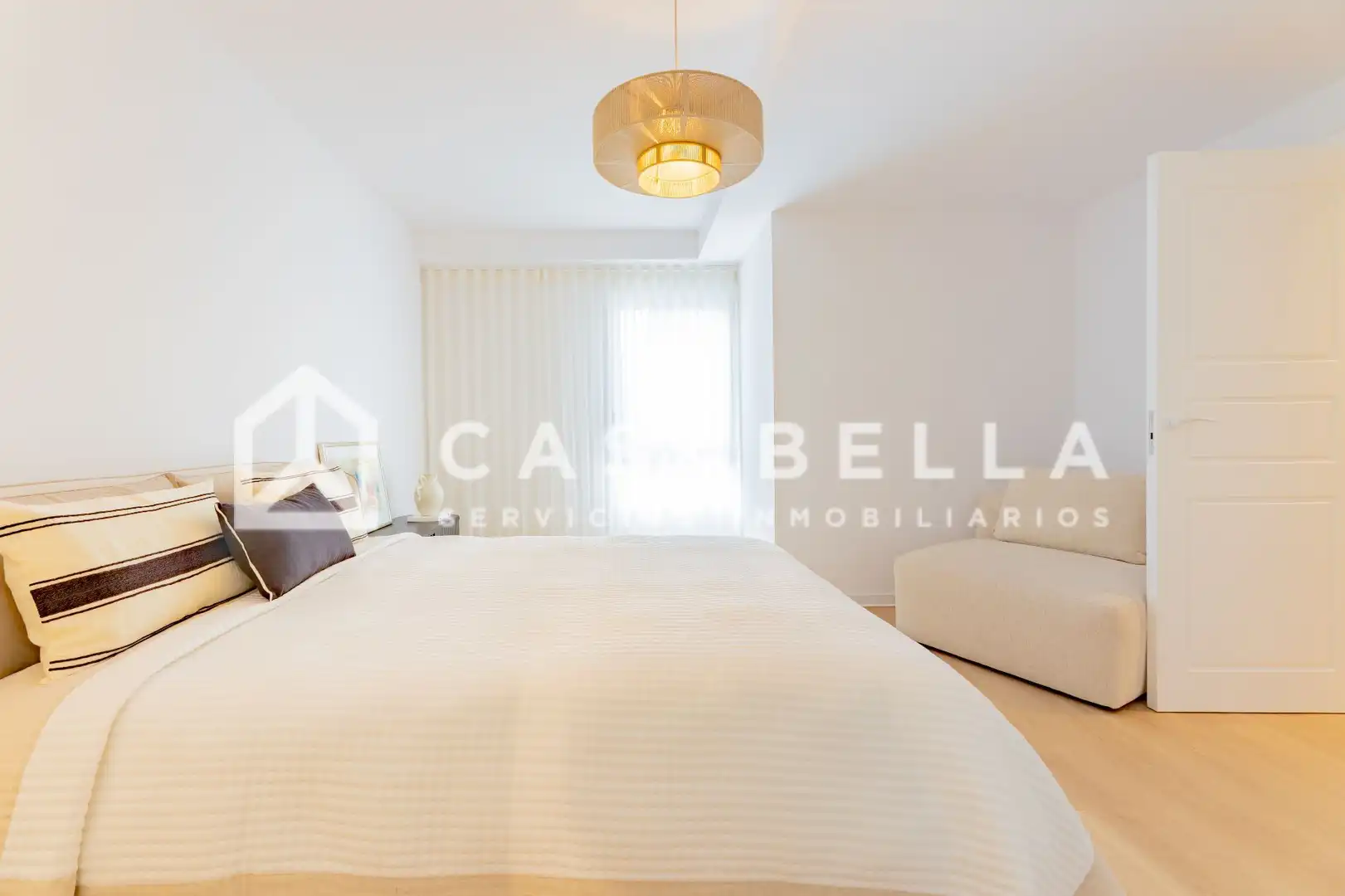 Bedroom of Flat for sale in Valencia  with Air Conditioner, Heating and Terrace
