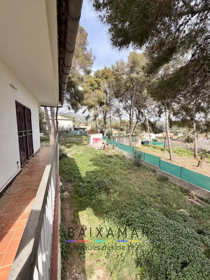 Vista exterior de Casa o xalet en venda en Cubelles amb Calefacció, Jardí privat i Forn