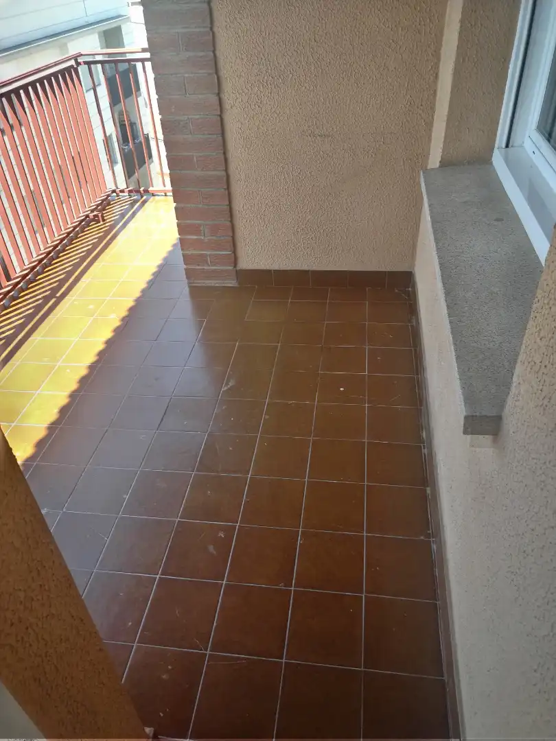 Terrasse von Wohnung zur Miete in Terrassa mit Heizung, Parkett und Ofen