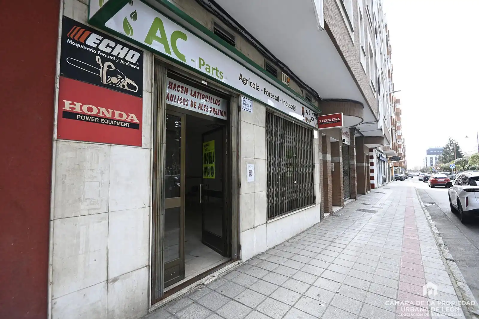 Local comercial en venda a MURILLO