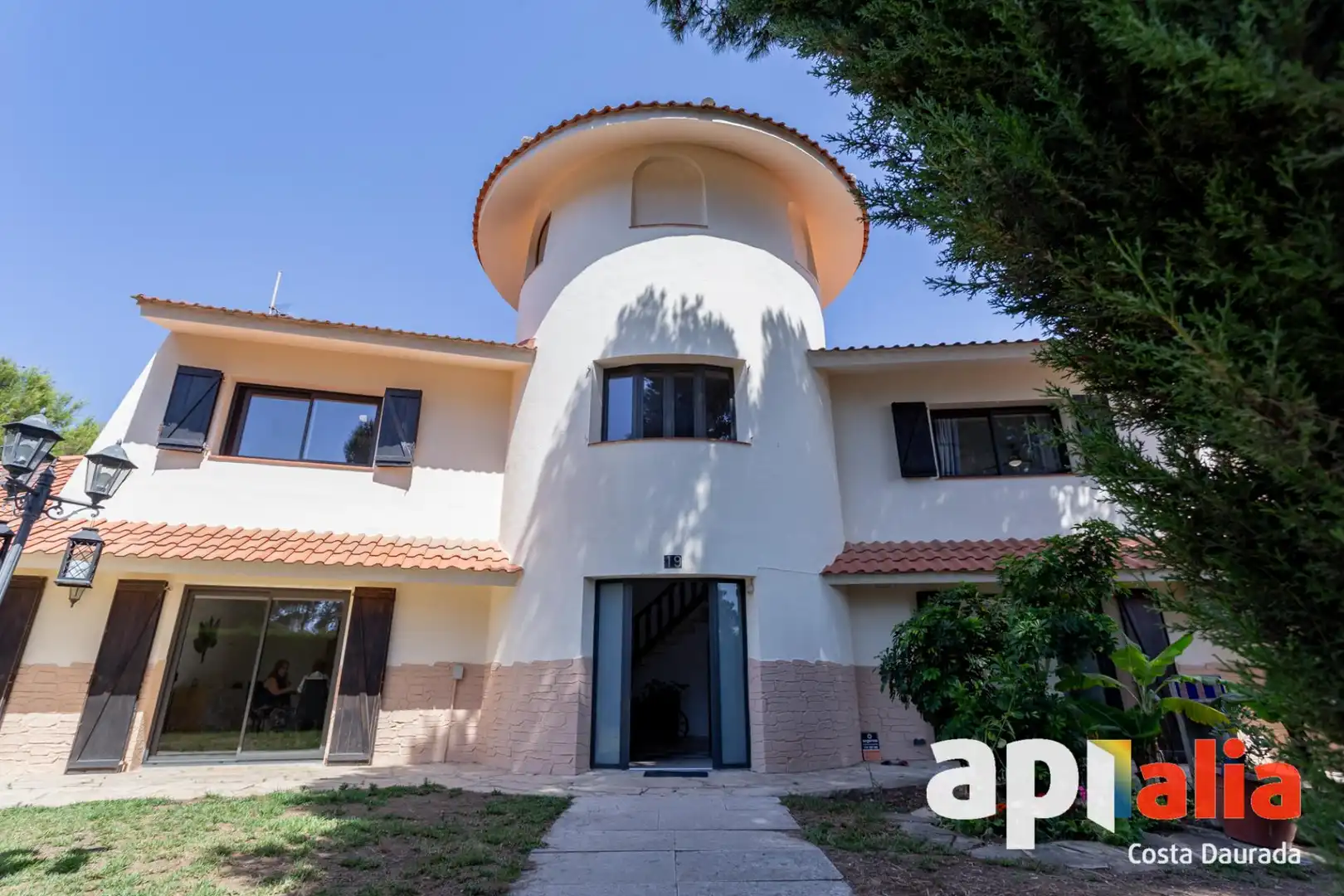 Vista exterior de Casa o xalet en venda en Salou amb Calefacció, Jardí privat i Terrassa