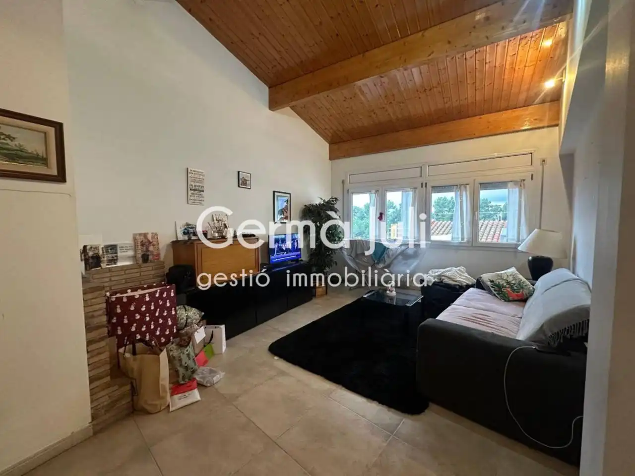 Sala d'estar de Casa o xalet en venda en Girona amb Calefacció i Terrassa