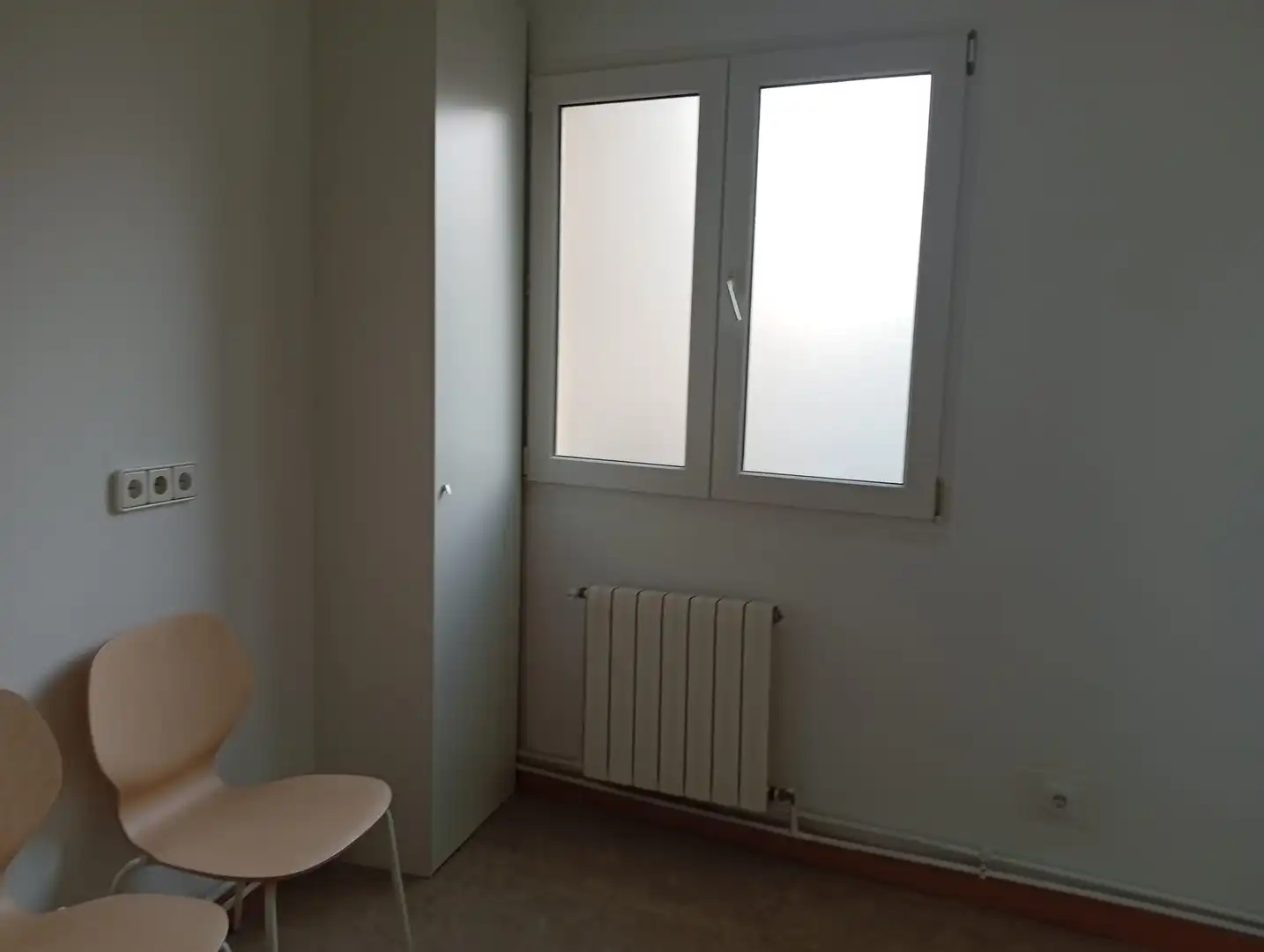 Schlafzimmer von Wohnung zur Miete in Santander mit Heizung