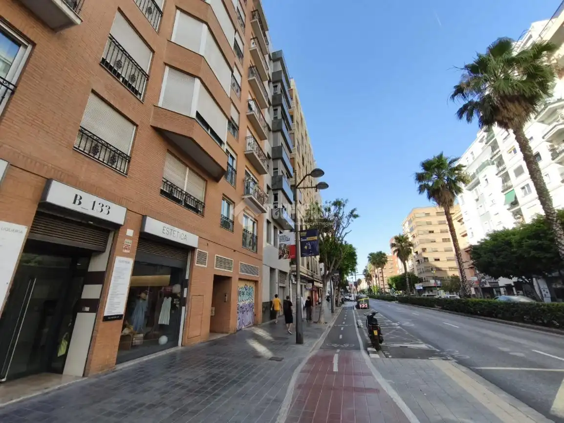 Vista exterior de Garatge en venda en Valencia