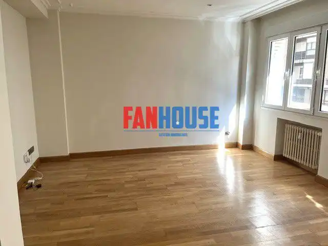 Flat with lift to rent in Alfredo Truán, imagen 3
