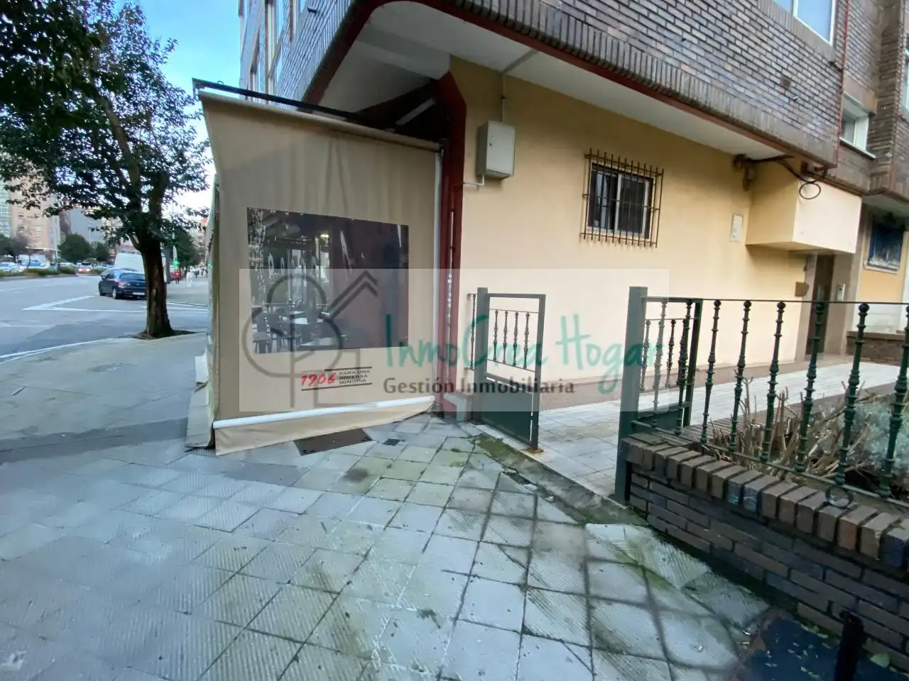 Exterior view of Commercial properties for transfer in Vigo   with Air Conditioner and Furnished