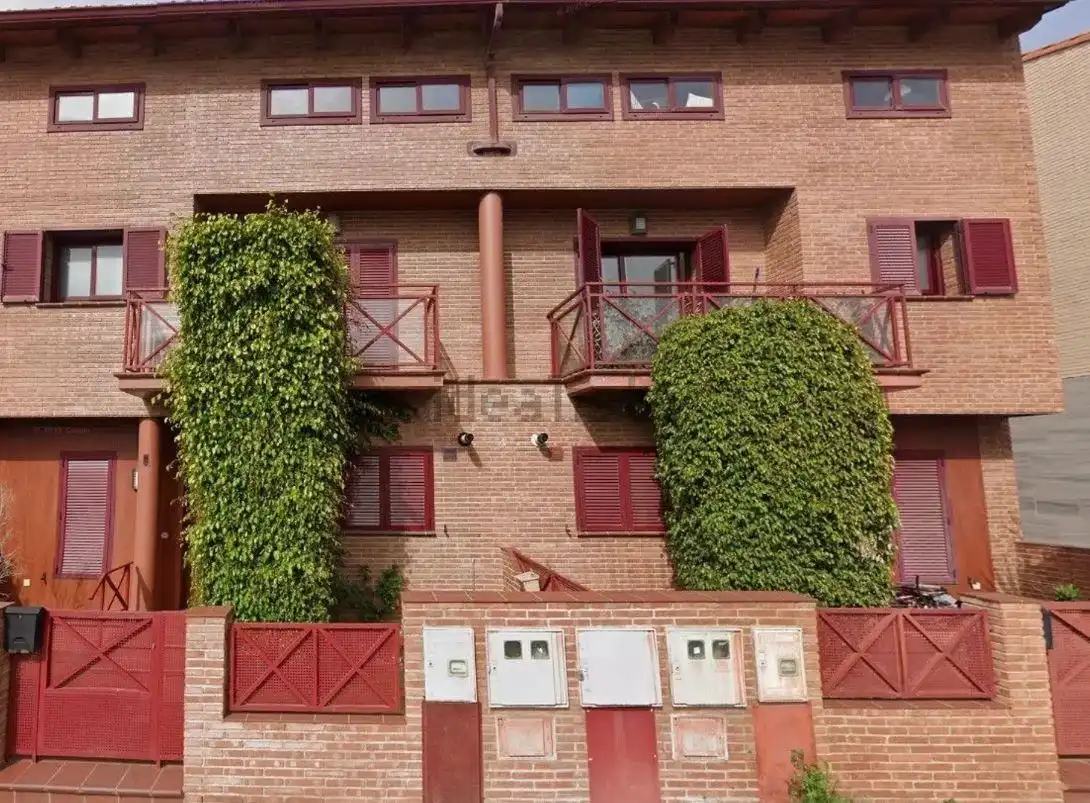 Casa a schiera in vendita a Calle JOSEP TARRADELLAS-PUIG