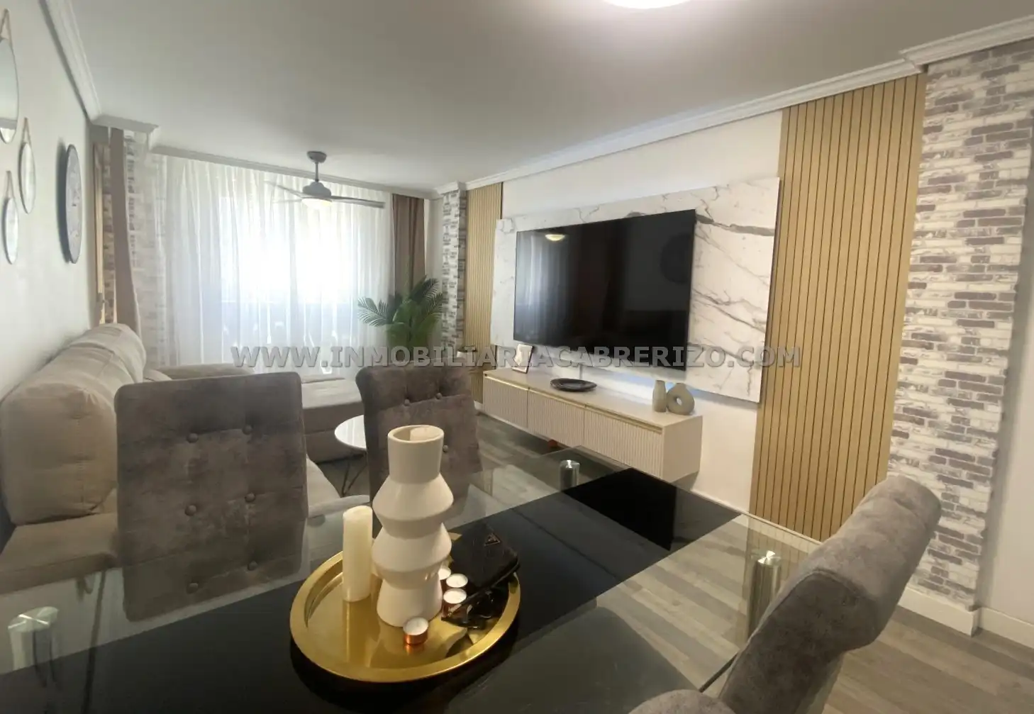 Sala de estar de Piso en venta en  Pamplona / Iruña con Calefacción, Parquet y Amueblado