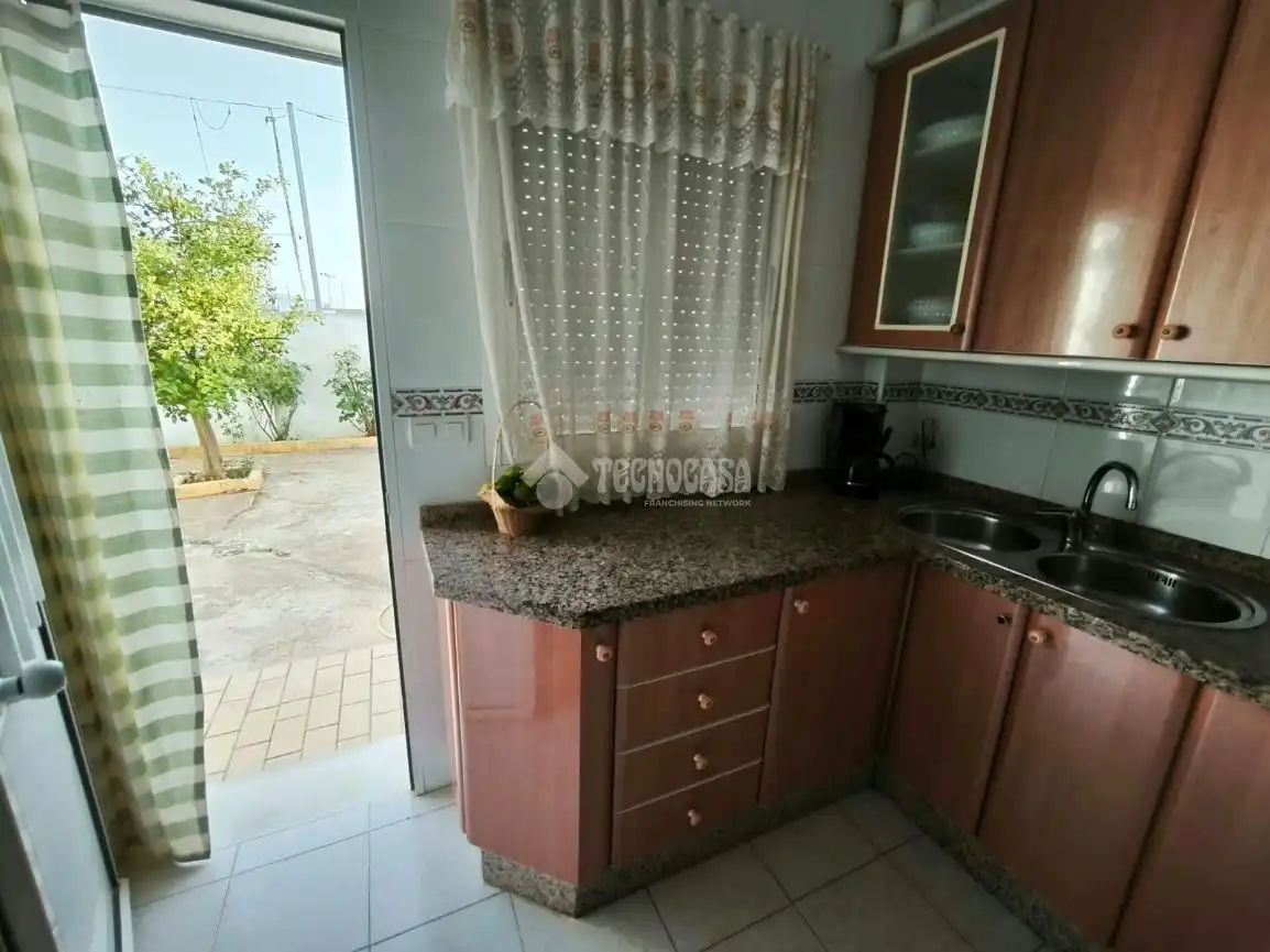 Kitchen of Detached homes for rent in Trigueros  with Balcony