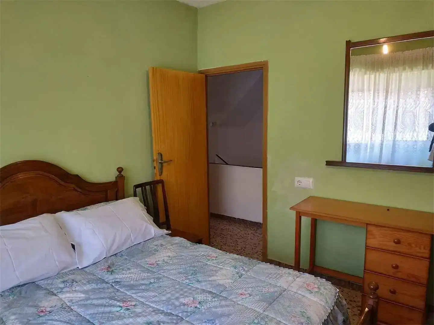 Dormitori de Casa o xalet en venda en Navasfrías amb Balcó