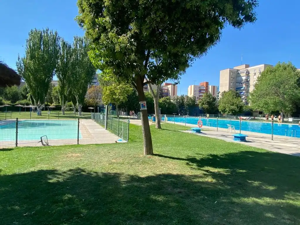 Piscina de Pis en venda en Móstoles amb Aire condicionat, Calefacció i Terrassa