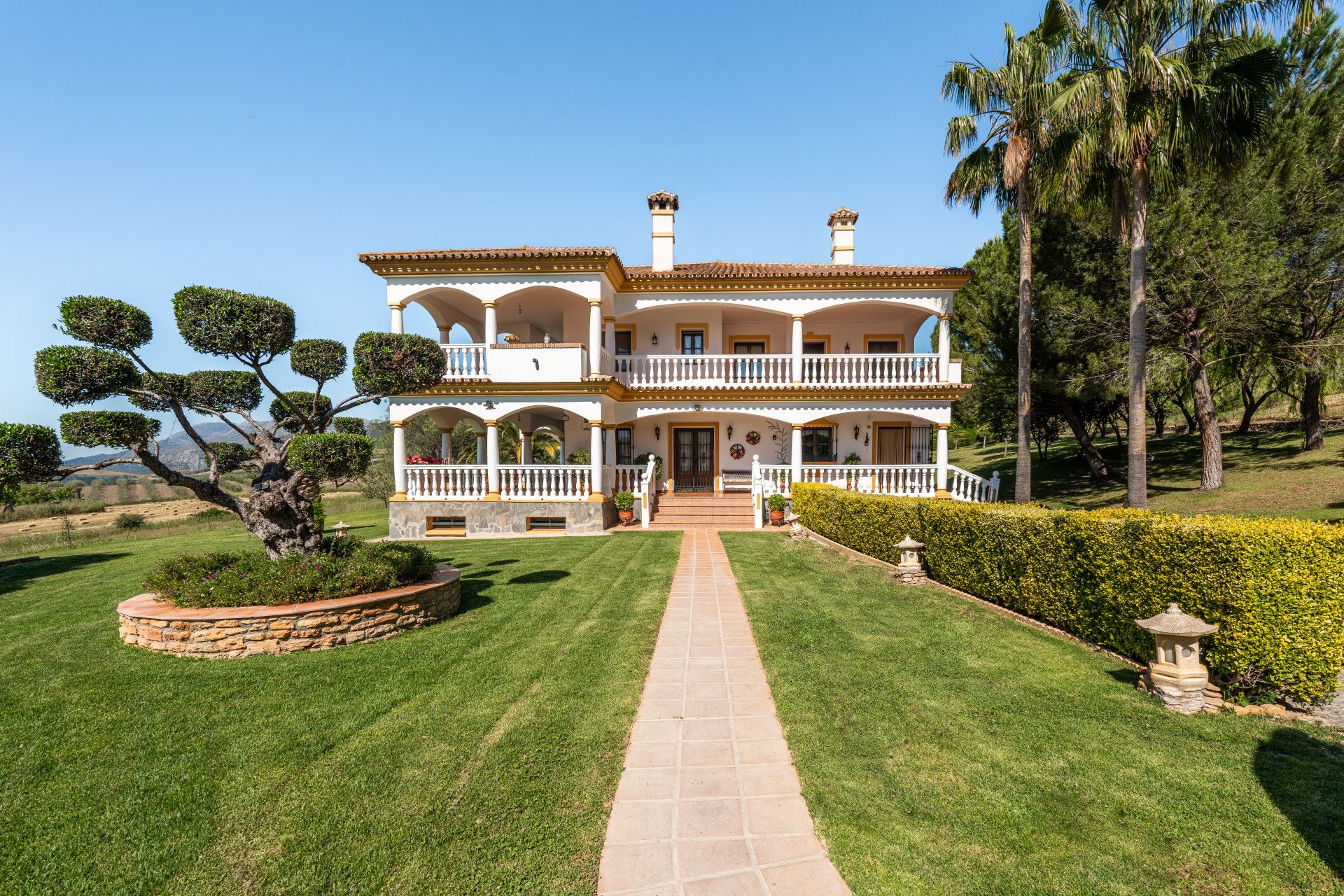 Vista exterior de Casa o xalet en venda en Ronda amb Jardí privat, Terrassa i Piscina