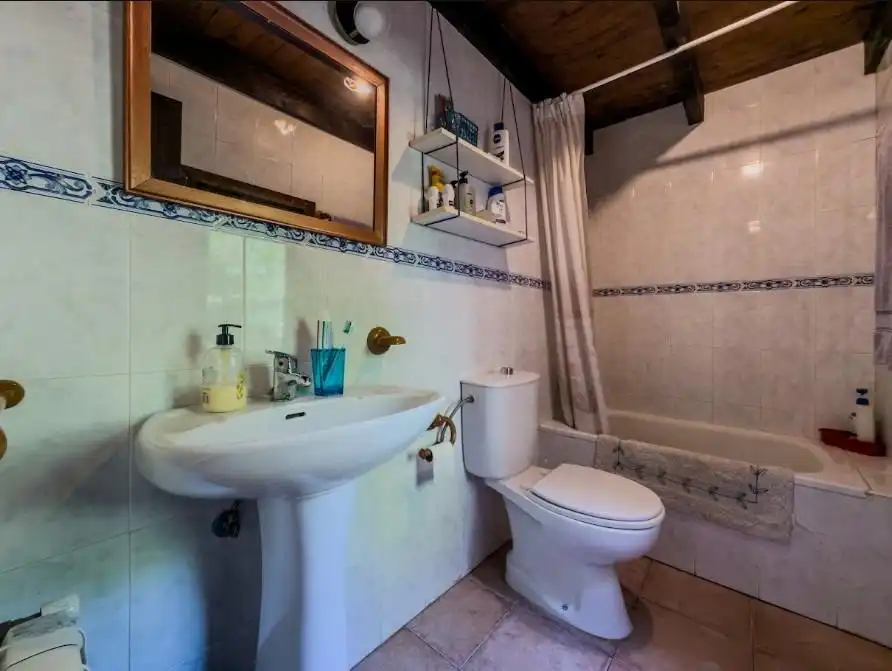 Baño de Casa o chalet en venta en Pesaguero con Calefacción, Terraza y Amueblado