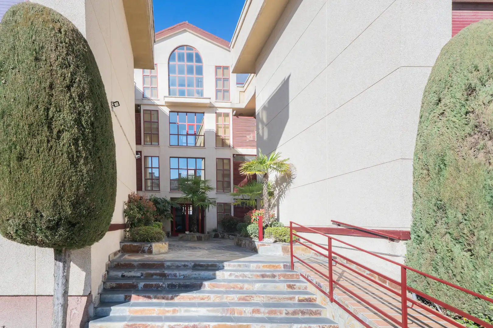 Vista exterior de Piso en venta en Villanueva del Pardillo con Calefacción, Parquet y Horno