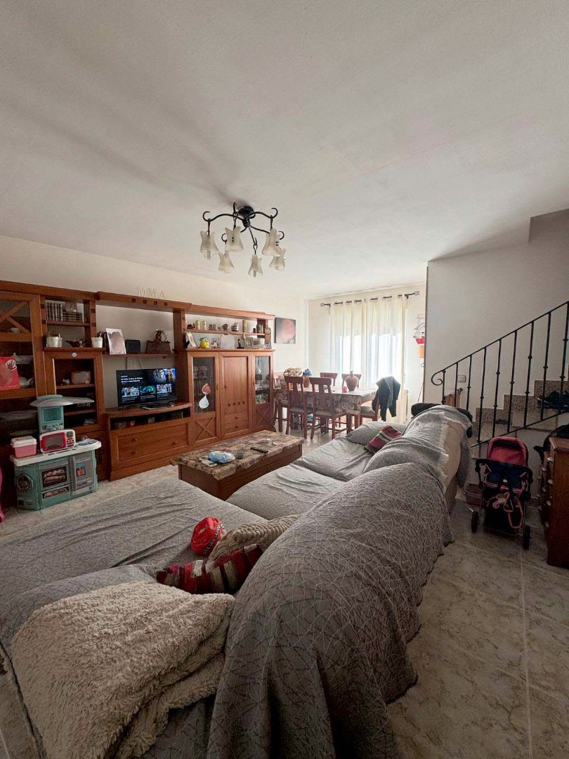 Living room of Single-family semi-detached for sale in Mocejón  with Air Conditioner, Heating and Terrace
