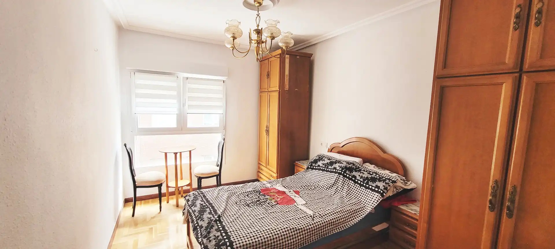 Dormitori de Pis en venda en Gijón  amb Calefacció i Parquet