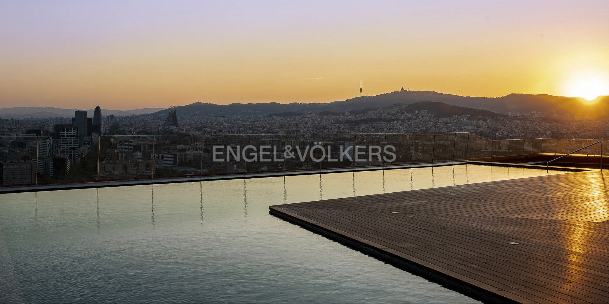 Piscina de Pis en venda en  Barcelona Capital amb Aire condicionat, Calefacció i Parquet