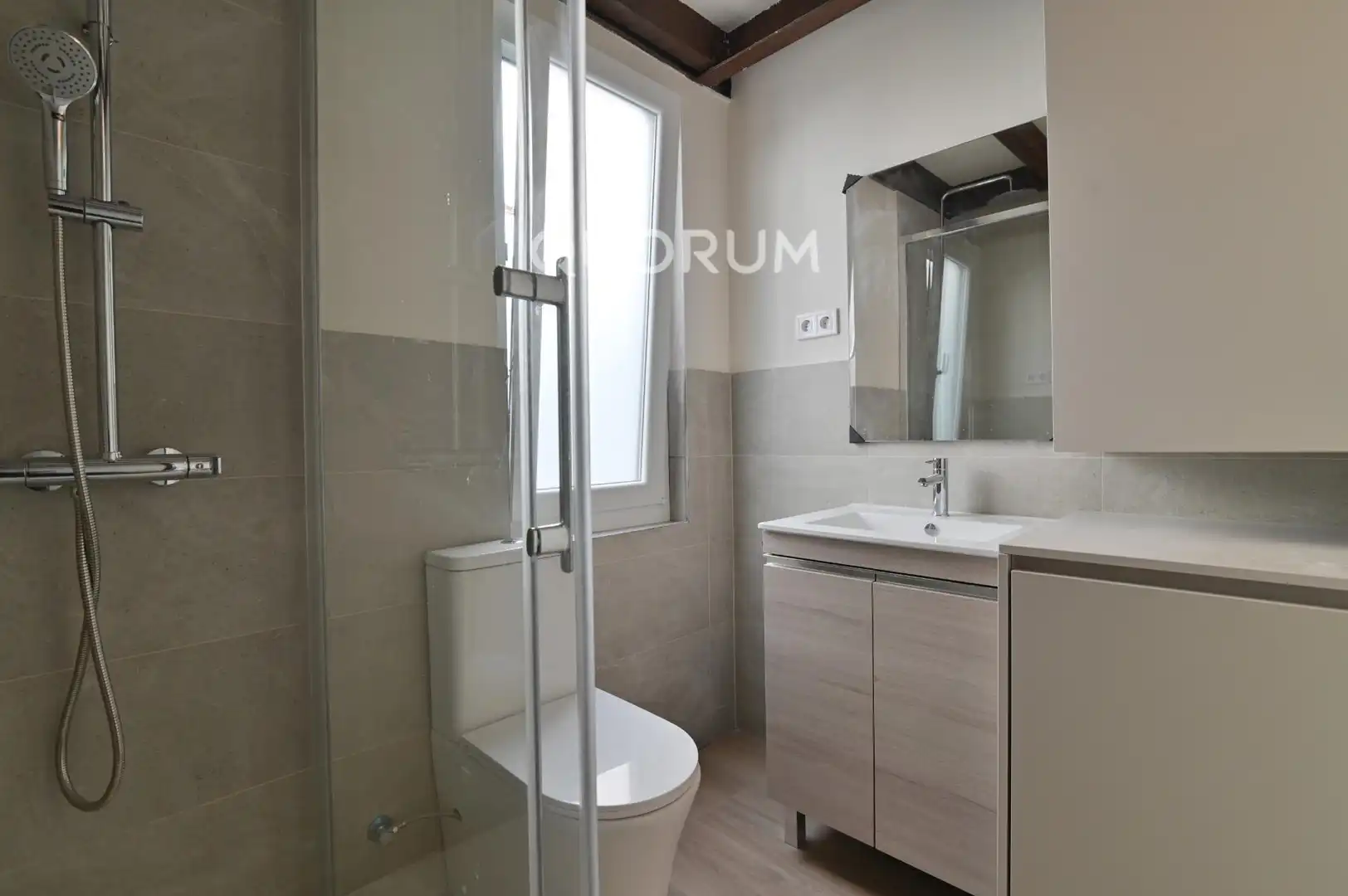 Flat for rent in Calle Marqués del Puerto, Ensanche - Moyua - Diputación