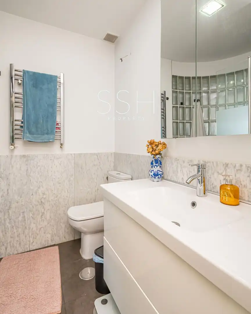 Baño de Piso de alquiler en Población de Arroyo con Aire acondicionado, Calefacción y Amueblado