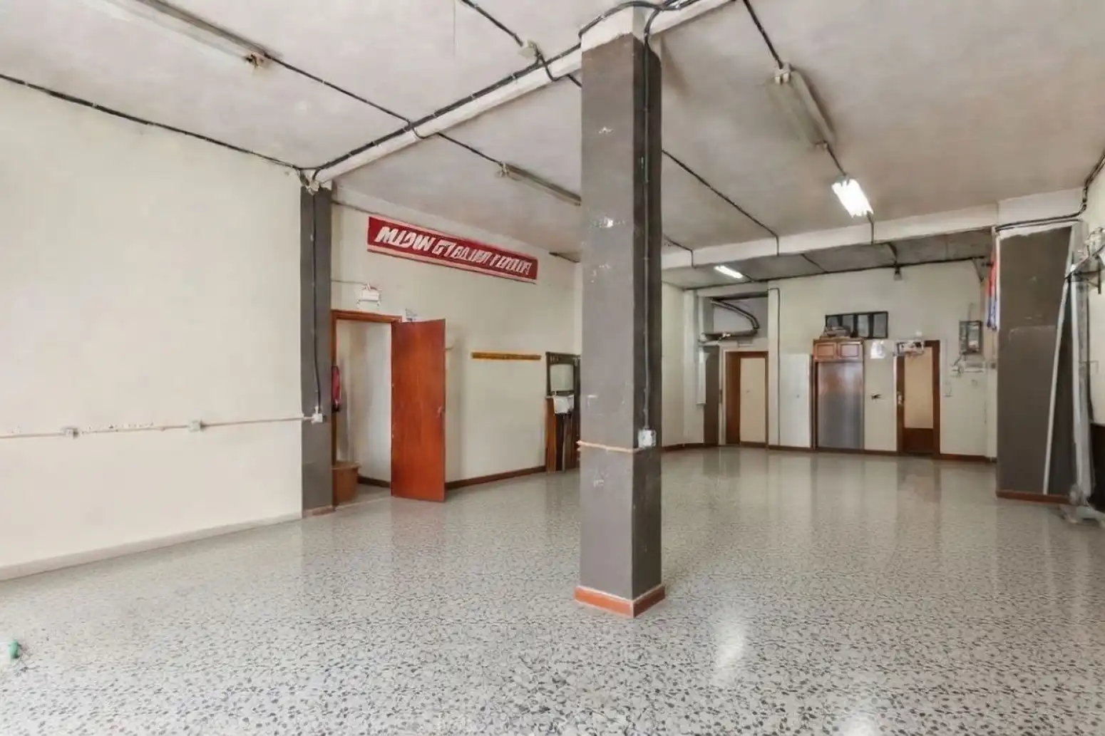 Commercial properties for sale in  Pamplona / Iruña  with Air Conditioner