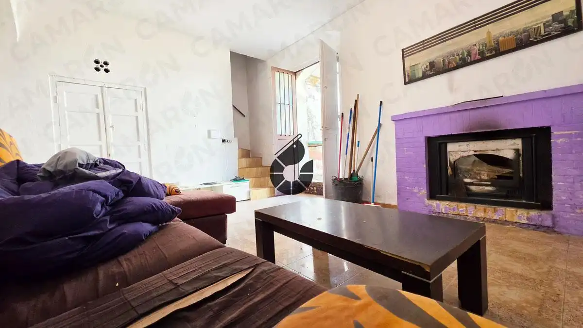 Sala de estar de Casa adosada en venta en Almensilla con Jardín privado, Balcón y Alarma