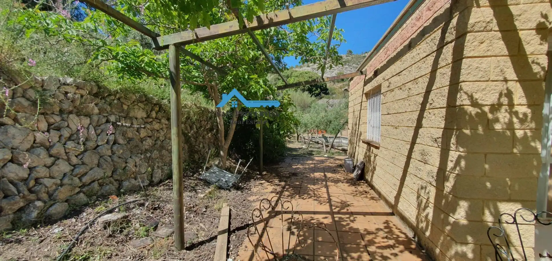 Jardín de Casa o chalet en venta en Confrides con Calefacción, Jardín privado y Terraza