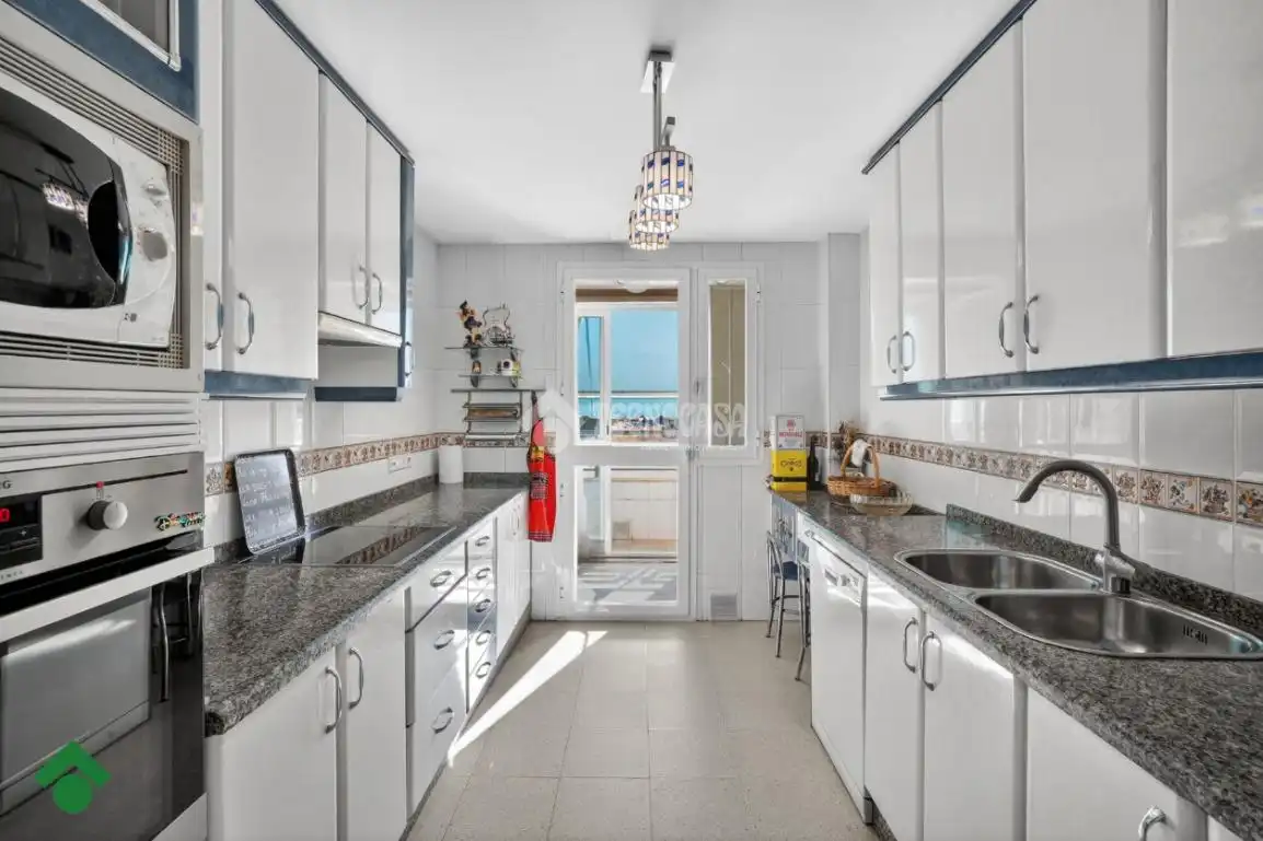 Cocina de Piso en venta en Córdoba con Aire acondicionado, Calefacción y Jardín privado
