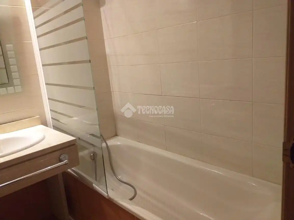 Badezimmer von Wohnung zur Miete in Alcorcón