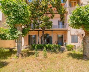 Vista exterior de Pis en venda en San Lorenzo de El Escorial amb Jardí privat, Terrassa i Alarma