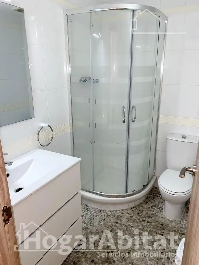 Bathroom of Flat for sale in Castellón de la Plana / Castelló de la Plana  with Air Conditioner, Heating and Balcony