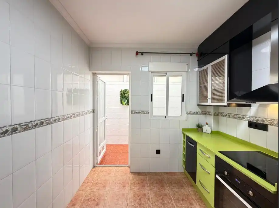 Cuina de Casa o xalet en venda en Orihuela amb Aire condicionat, Calefacció i Terrassa