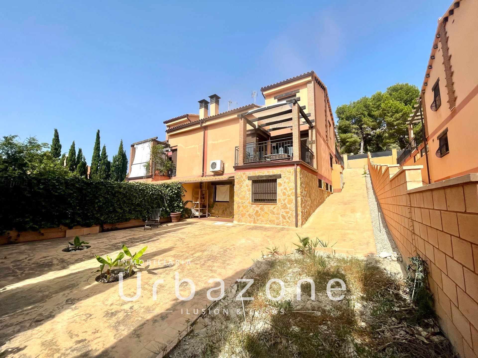 Vista exterior de Casa o chalet en venta en Mutxamel con Aire acondicionado, Calefacción y Jardín privado