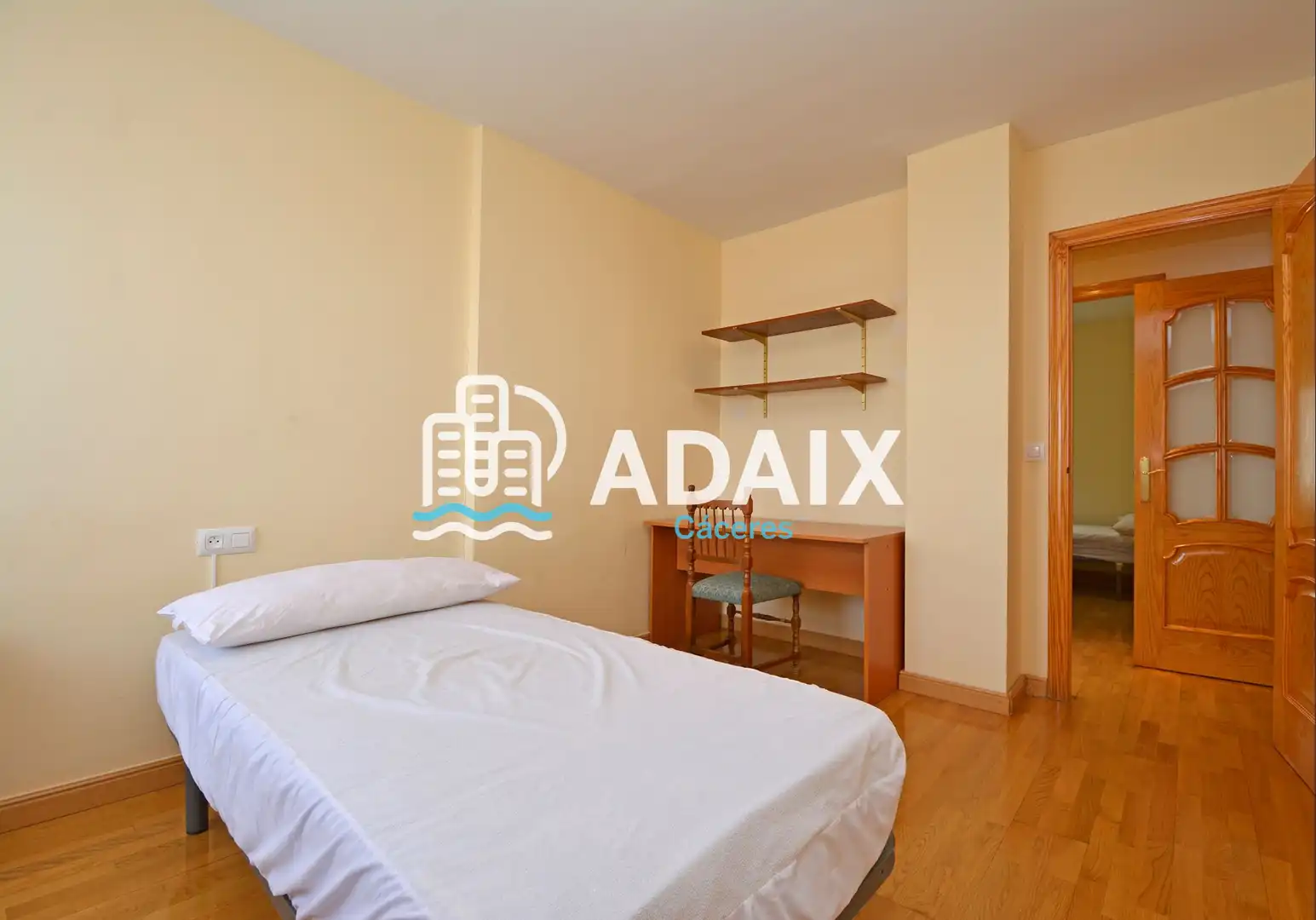 Schlafzimmer von Wohnung zur Miete in Cáceres mit Klimaanlage, Heizung und Möbliert