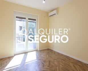 Bedroom of Flat to rent in  Madrid Capital  with Air Conditioner and Terrace