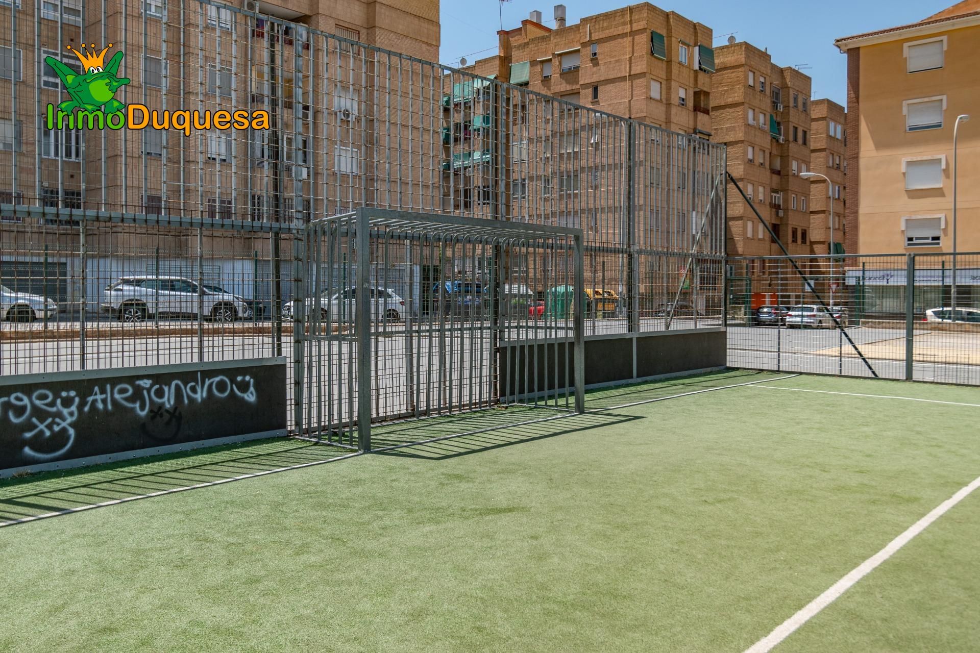 Vista exterior de Pis en venda en  Granada Capital amb Calefacció i Terrassa