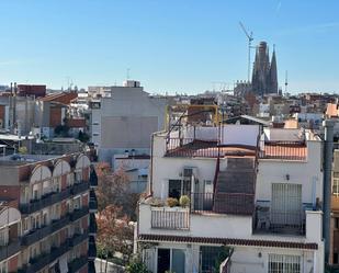 Exterior view of Flat for sale in  Barcelona Capital  with Air Conditioner and Heating