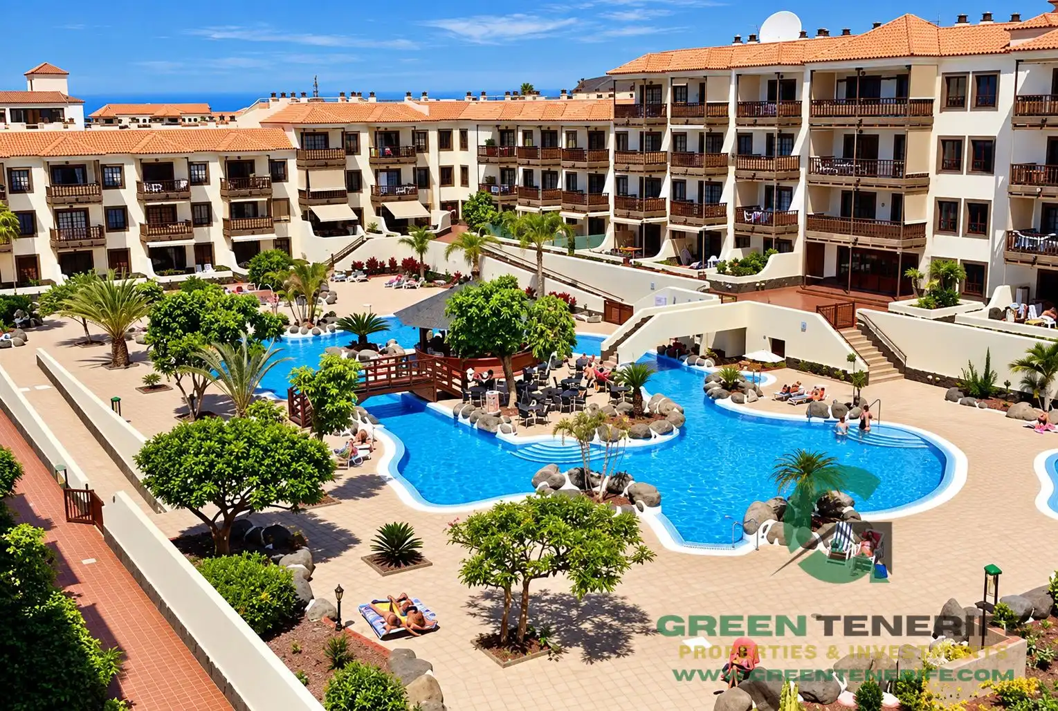 Flat with pool for sale in Calle Odisea