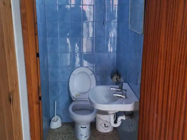 Bany de Local de lloguer en Sils amb Aire condicionat i Calefacció