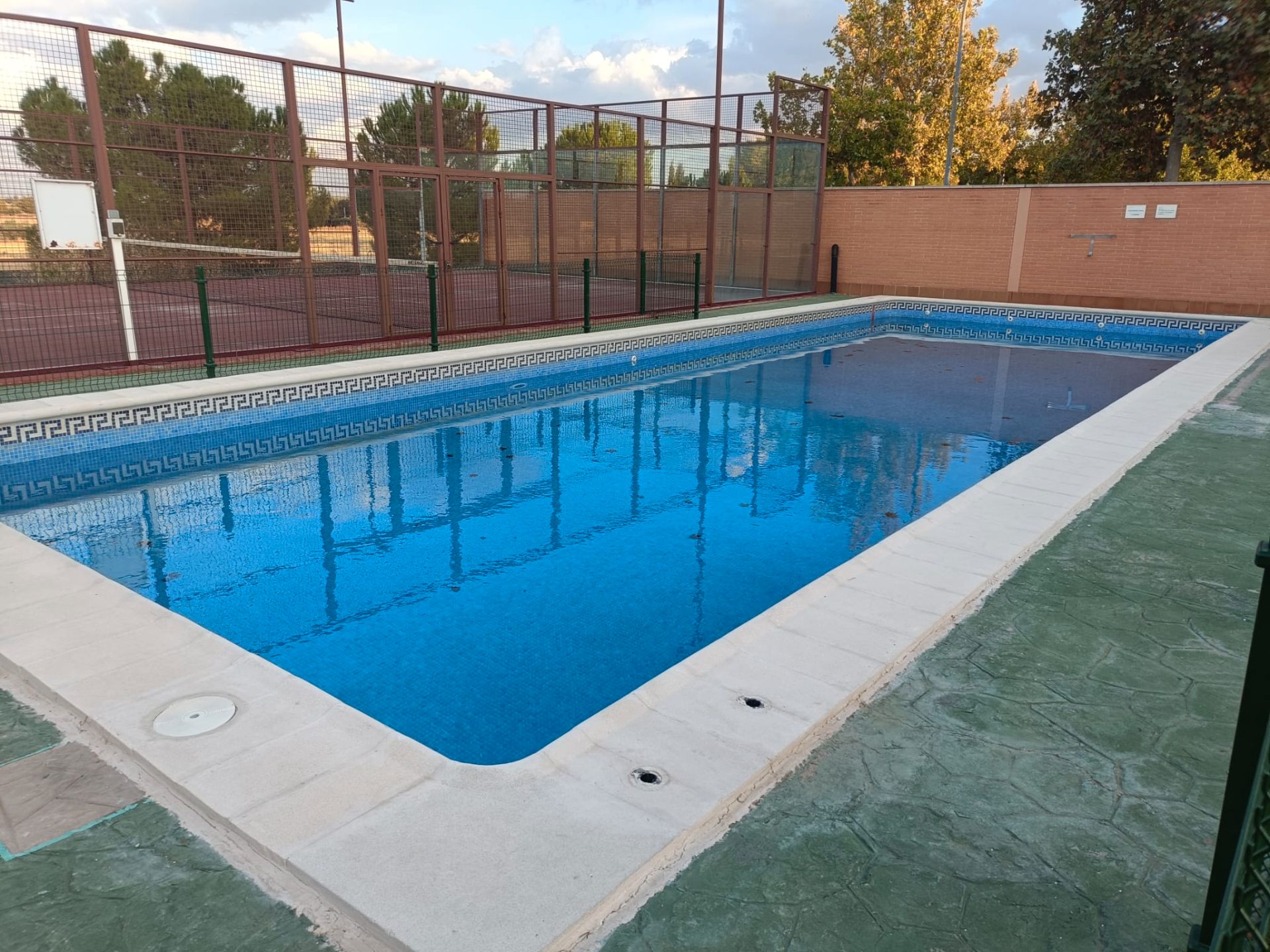 Piscina de Pis en venda en Ciudad Real Capital amb Calefacció, Parquet i Moblat
