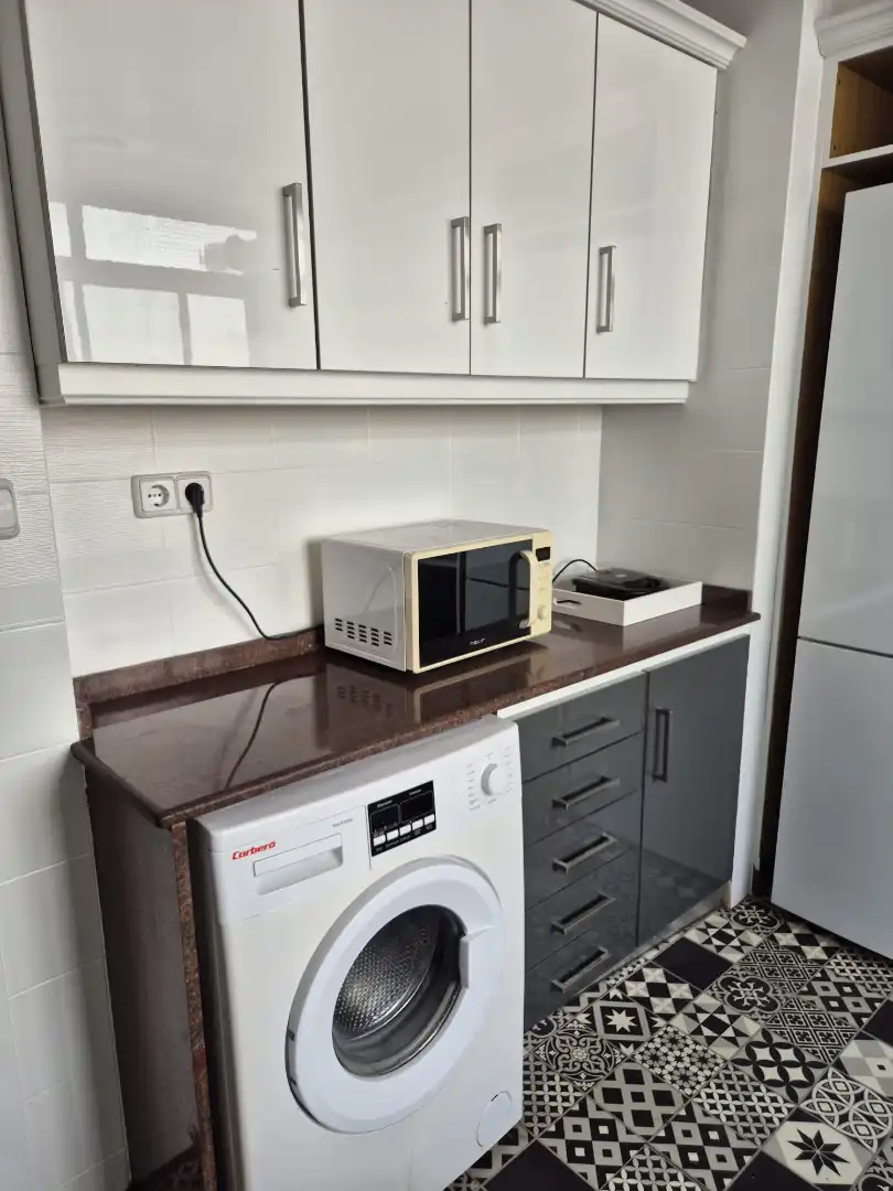 Küche von Wohnung zur Miete in Valencia mit Klimaanlage, Möbliert und Ofen