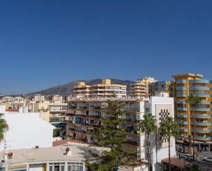 Vista exterior de Àtic de lloguer en Fuengirola amb Aire condicionat i Terrassa