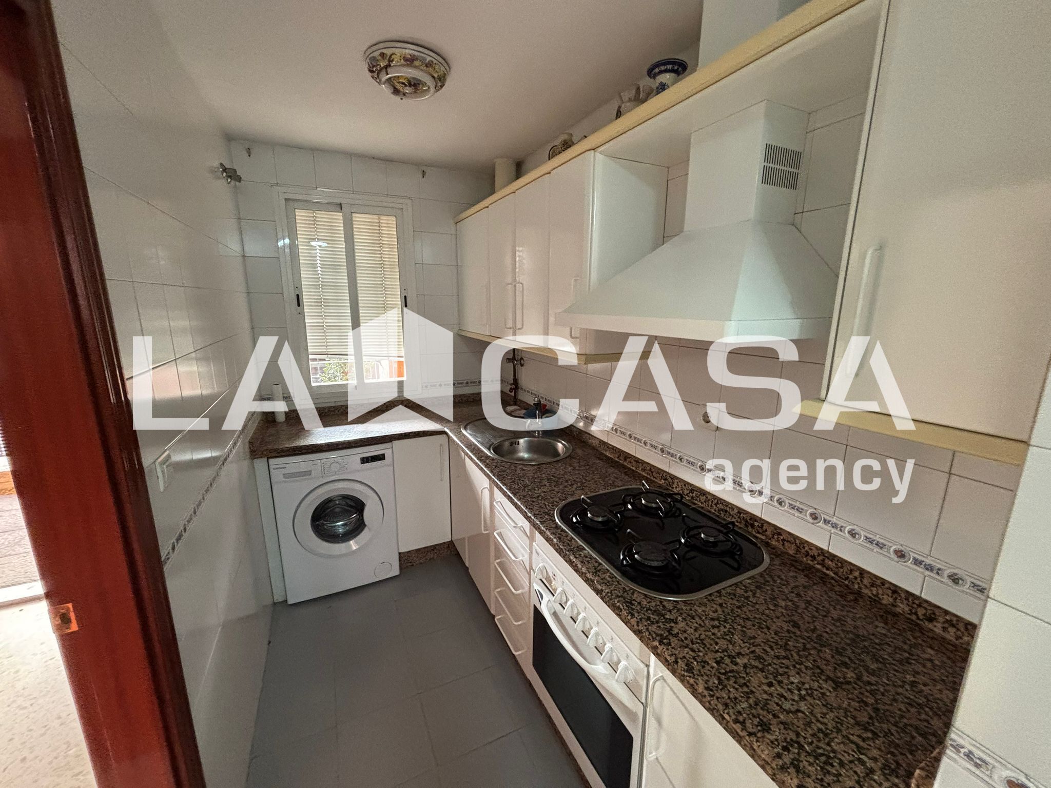 Kitchen of Flat for sale in  Sevilla Capital  with Air Conditioner and Terrace