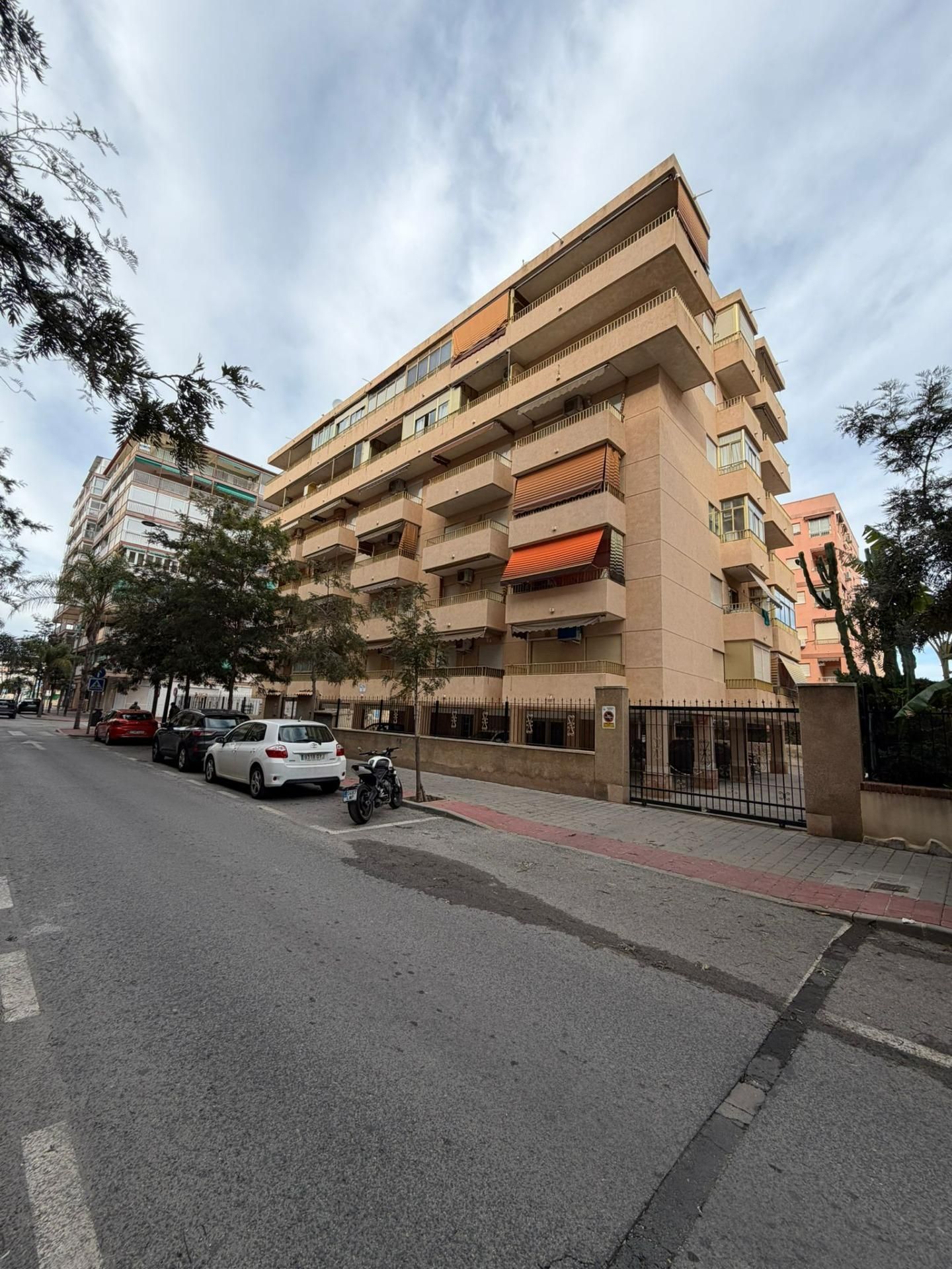 Vista exterior de Apartament en venda en Santa Pola amb Aire condicionat, Moblat i Balcó