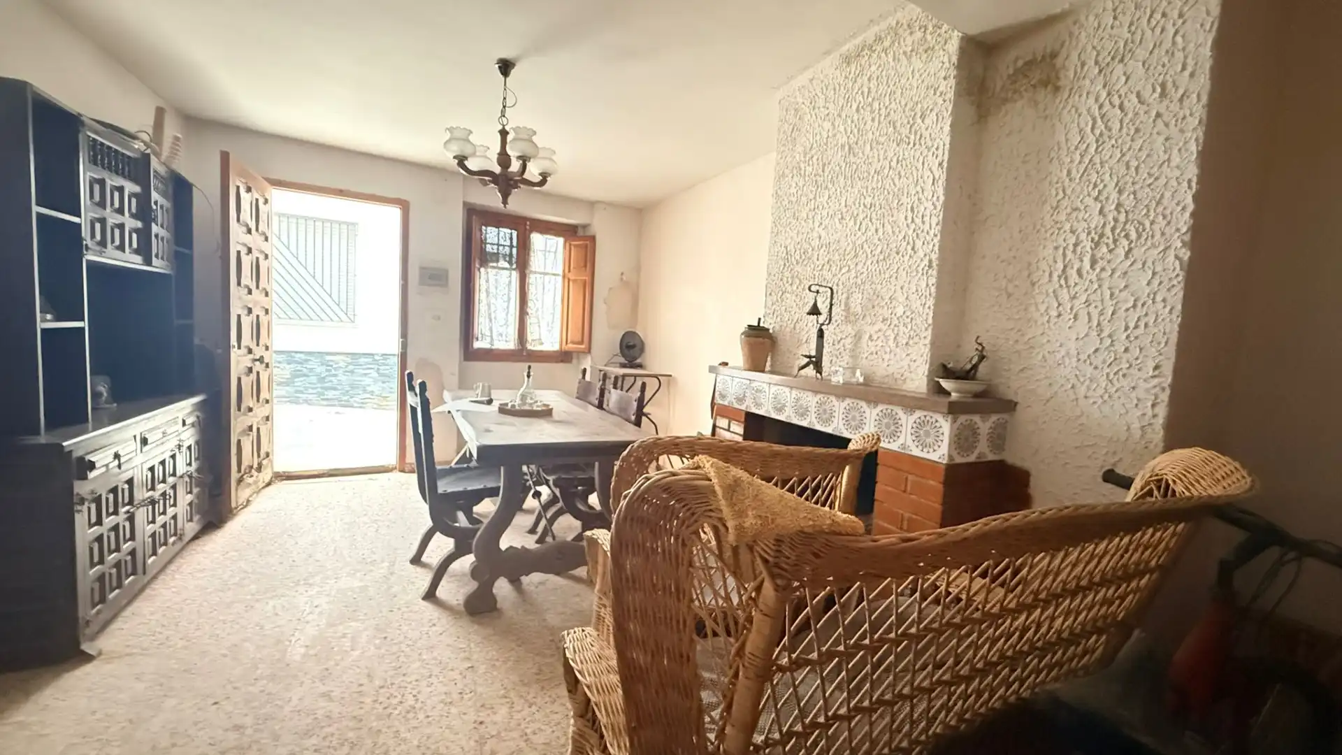 Wohnzimmer von Haus oder Chalet zum Verkauf in Montán mit Terrasse, Abstellraum und Möbliert