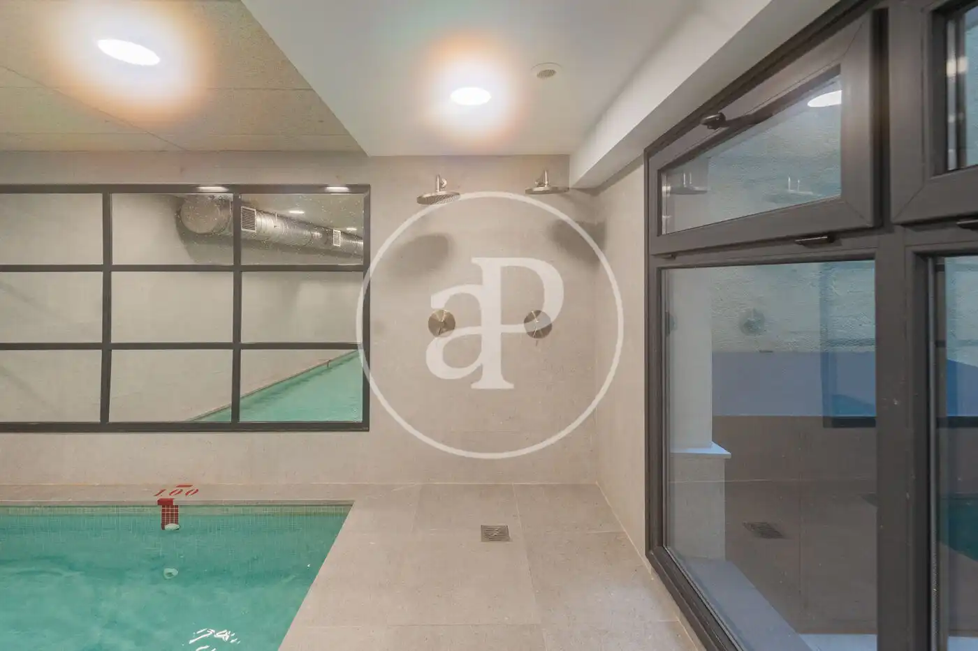 Piscina de Piso en venta en Madrid con Aire acondicionado, Calefacción y Trastero