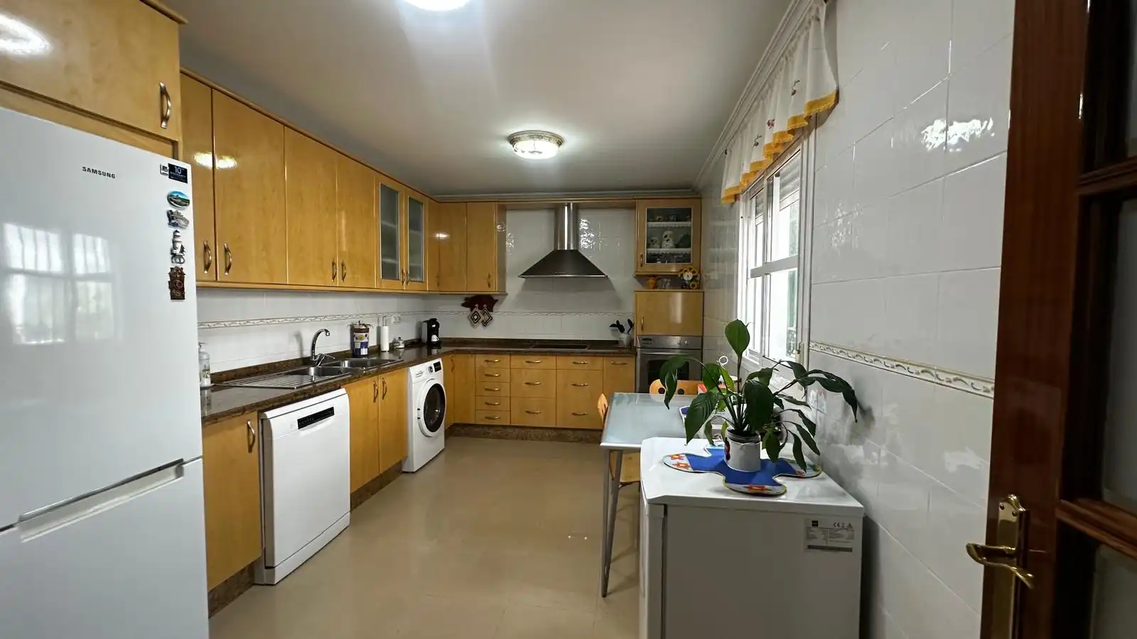 Cocina de Casa adosada en venta en Camas con Aire acondicionado